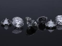 Perhiasan Berlian vs. Safir: Perbandingan untuk Hadiah yang Mengesankan
